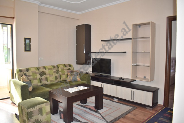 Apartament 2+1 me qera ne rrugen Don Bosko ne Tirane.
Ndodhet ne katin e dyte te nje pallati te ri 